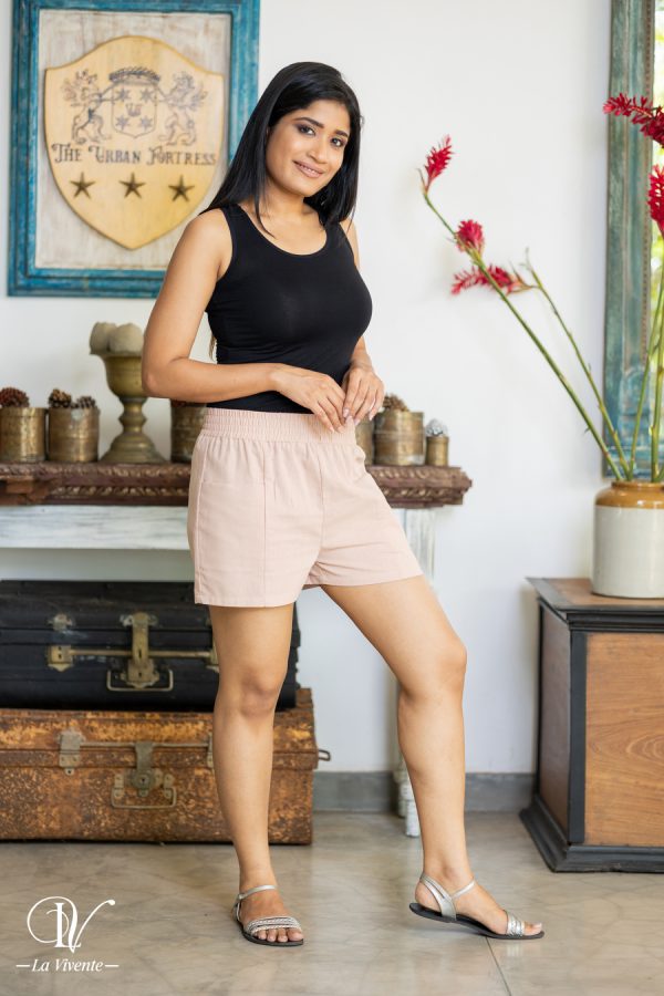 Casual Short With Front Pockets - Image 2