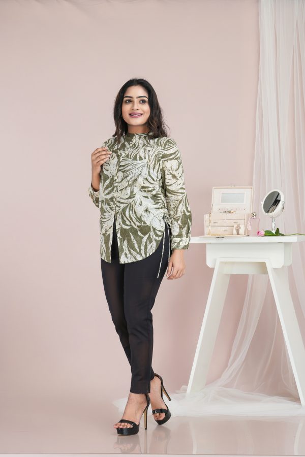 Tropical Patterned Side Ruching Detailed Button Up Shirt Top - Image 3