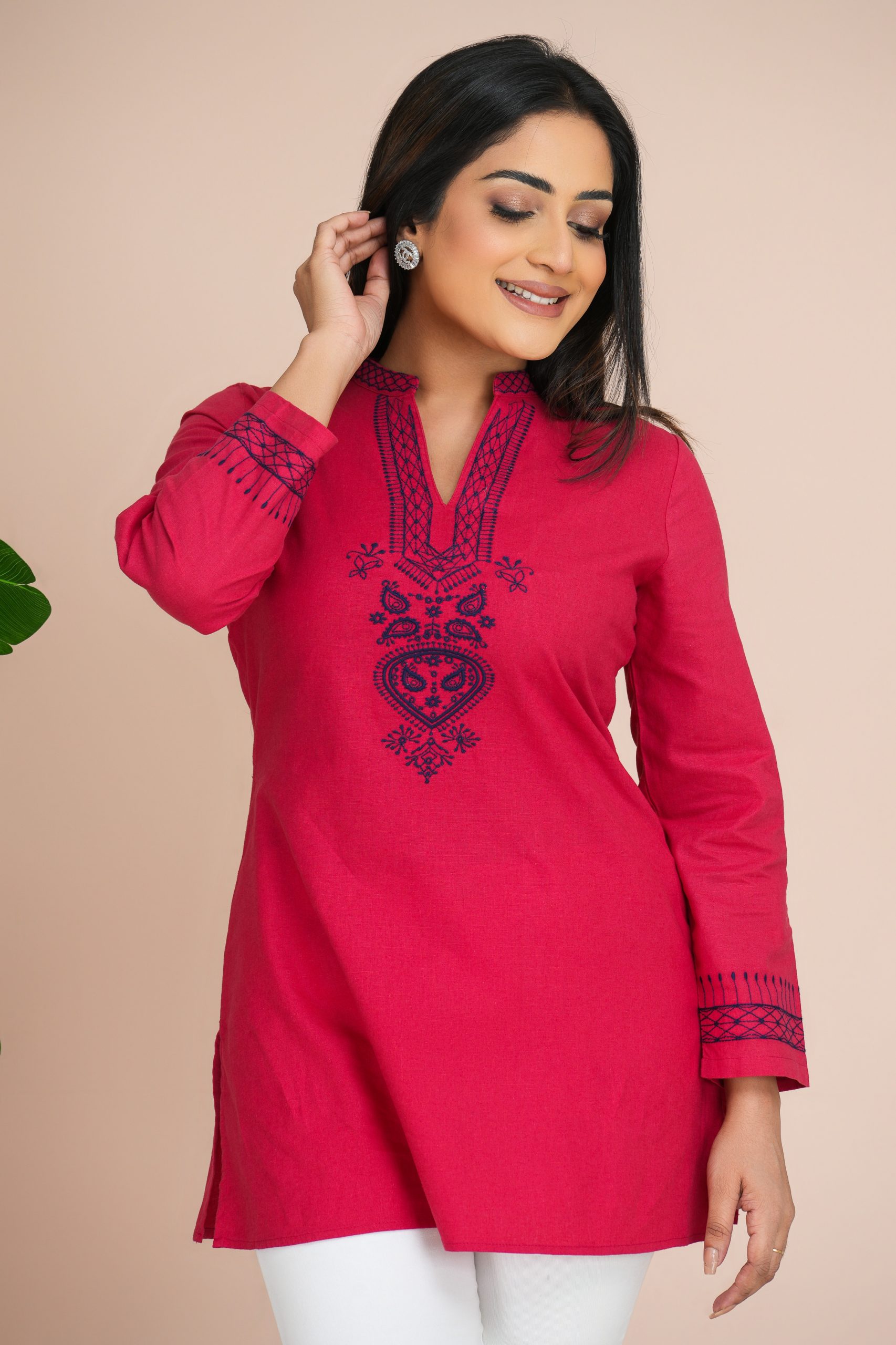 Embroidered Chinese Collared Notch Necked Kurta - Image 2