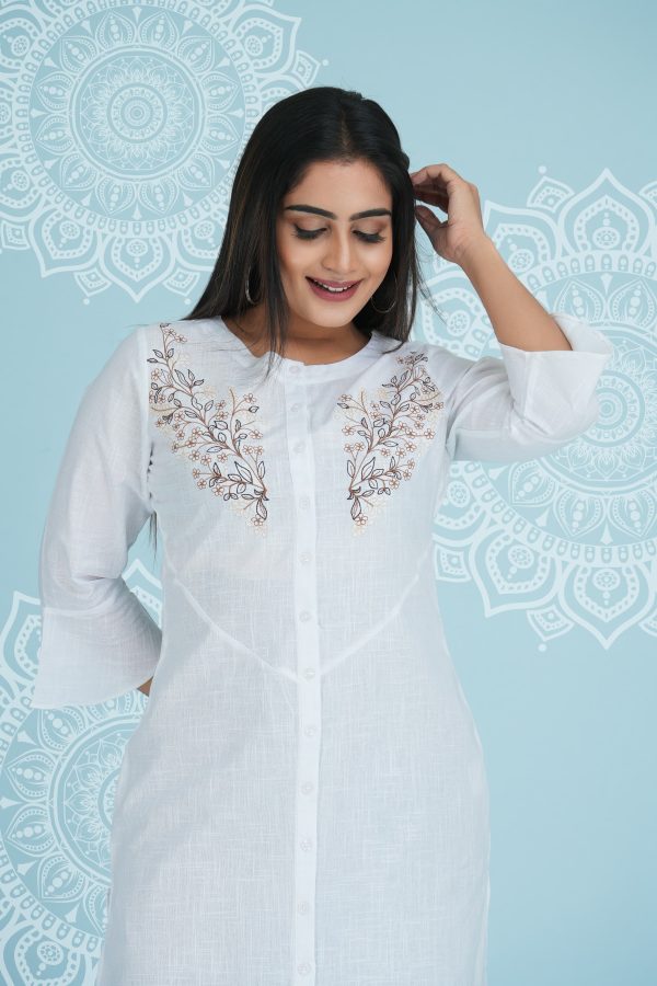 Floral embroidered button up kurta - Image 3