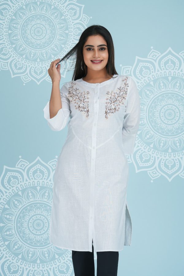 Floral embroidered button up kurta - Image 4