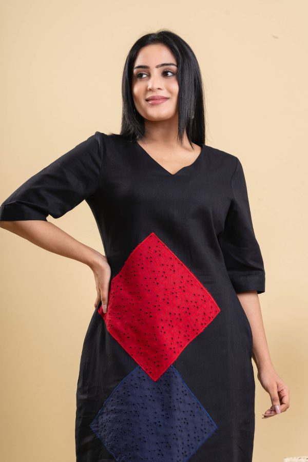 Appliqued V-necked Short Dress - Image 5