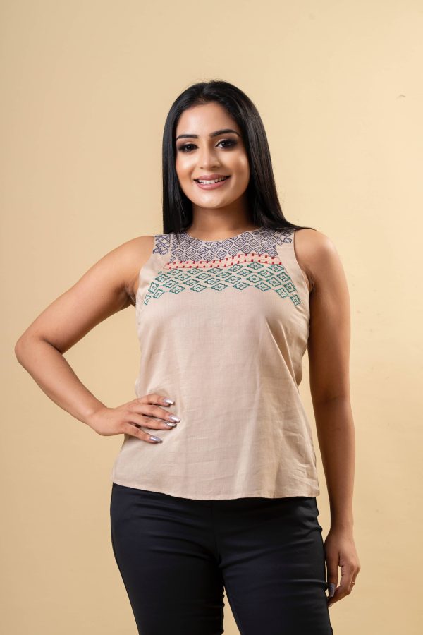 Geometric Embroidered Sleeveless Top - Image 3