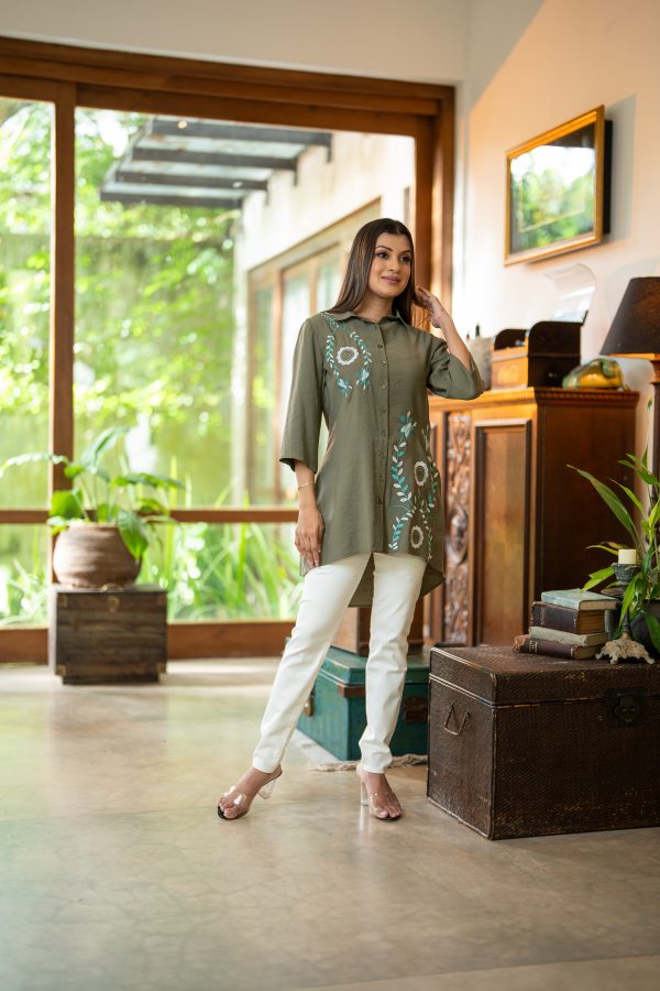 Embroidered Button Up Kurta - Image 3