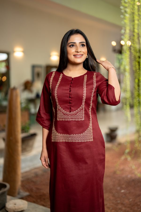 Front Embroidered Button Detailed Maxi Dress - Image 4