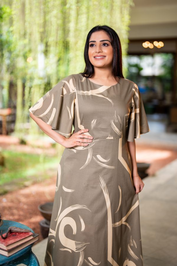 Abstract Patterned Flutter Sleeved Maxi Dress - Image 4