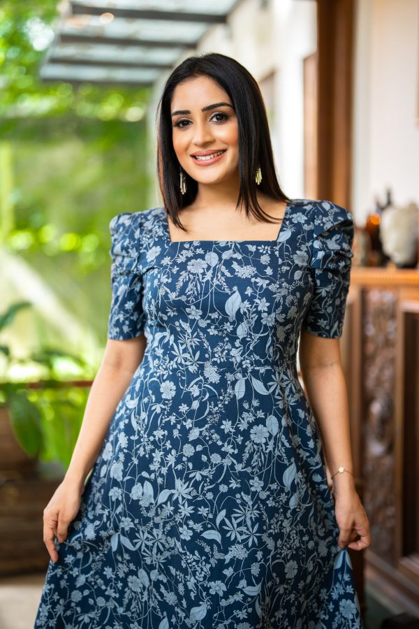Floral Patterned Square Necked Short Dress - Image 6