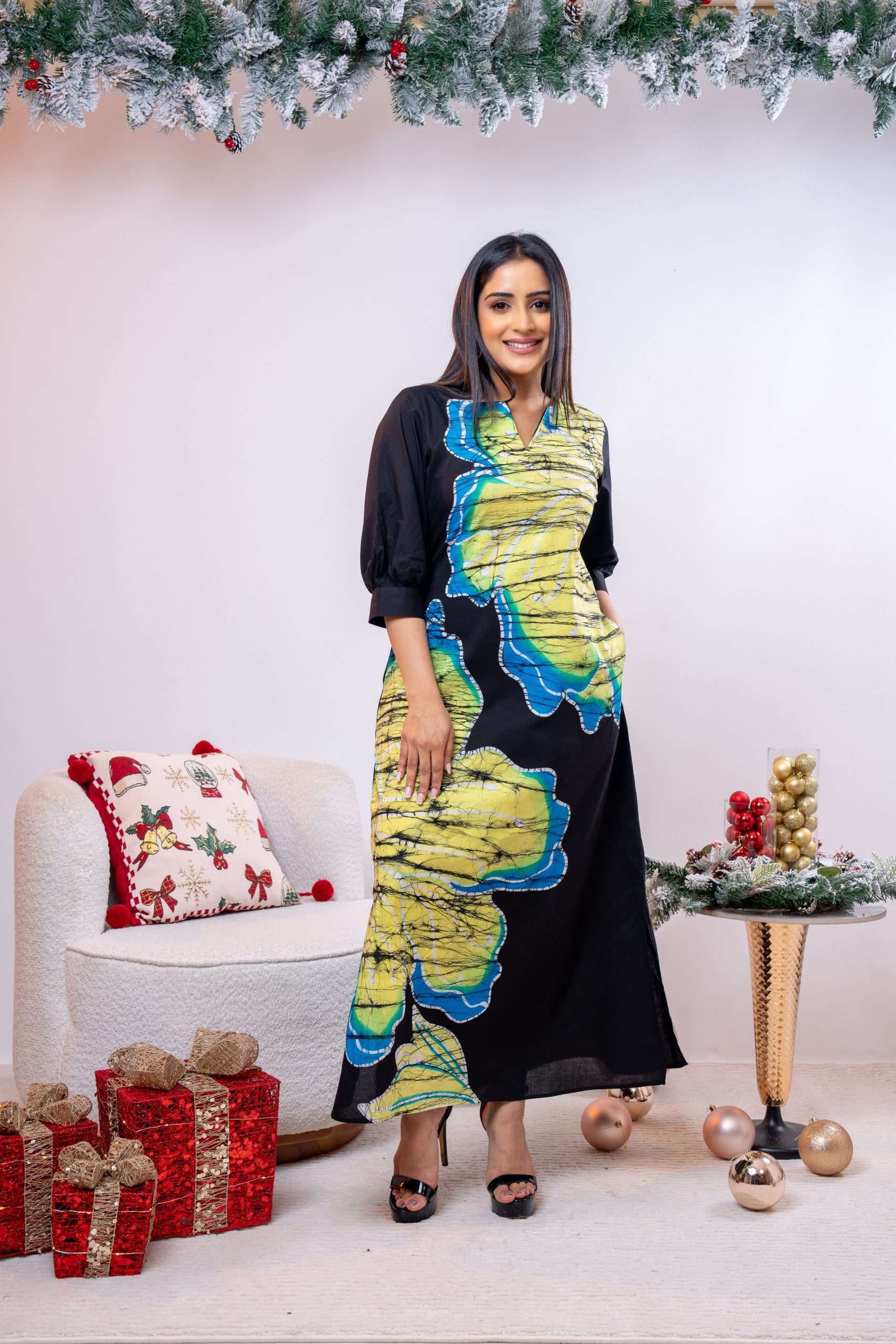 Abstract Floral Patterned Batik Maxi Dress - Image 2