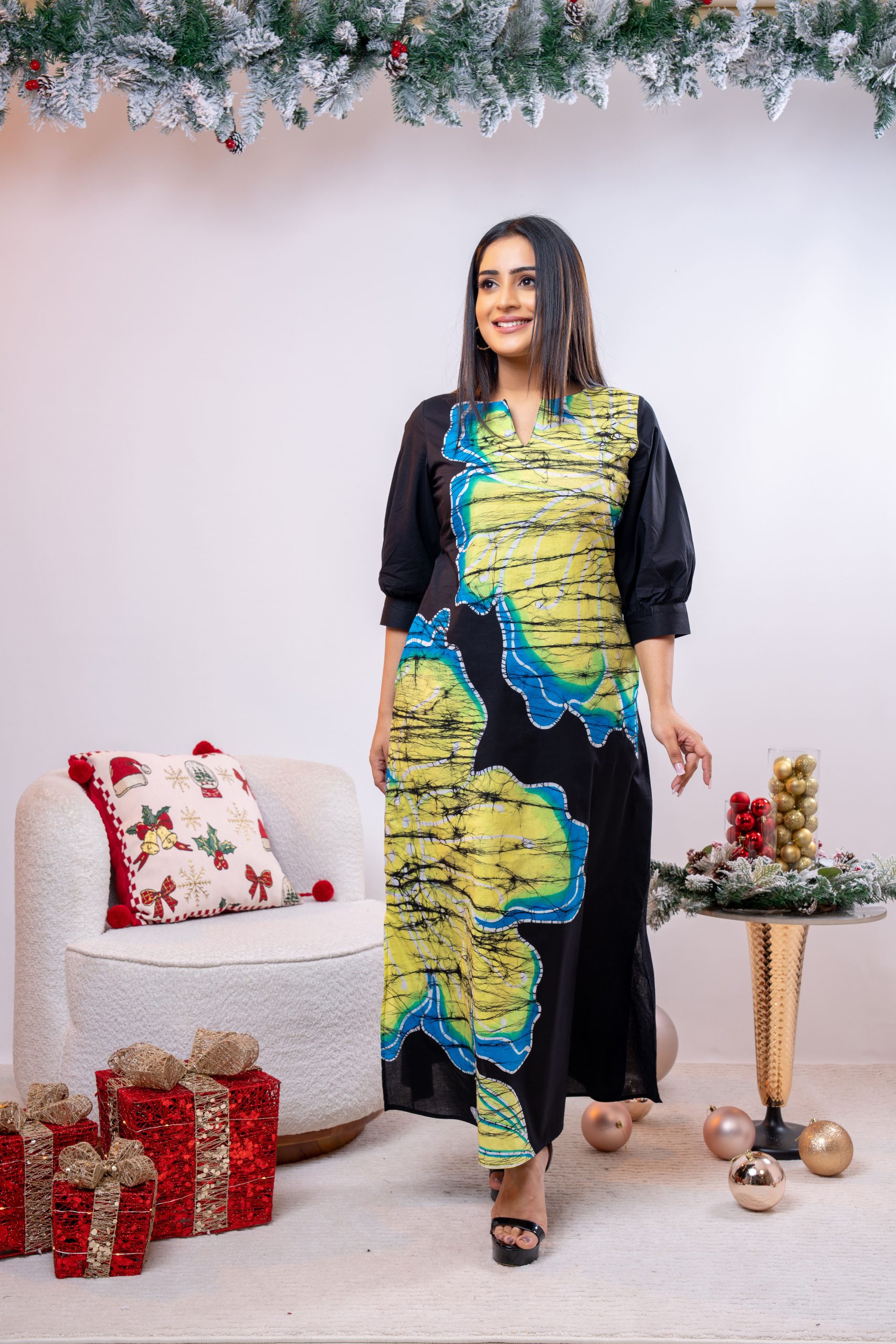 Abstract Floral Patterned Batik Maxi Dress - Image 3