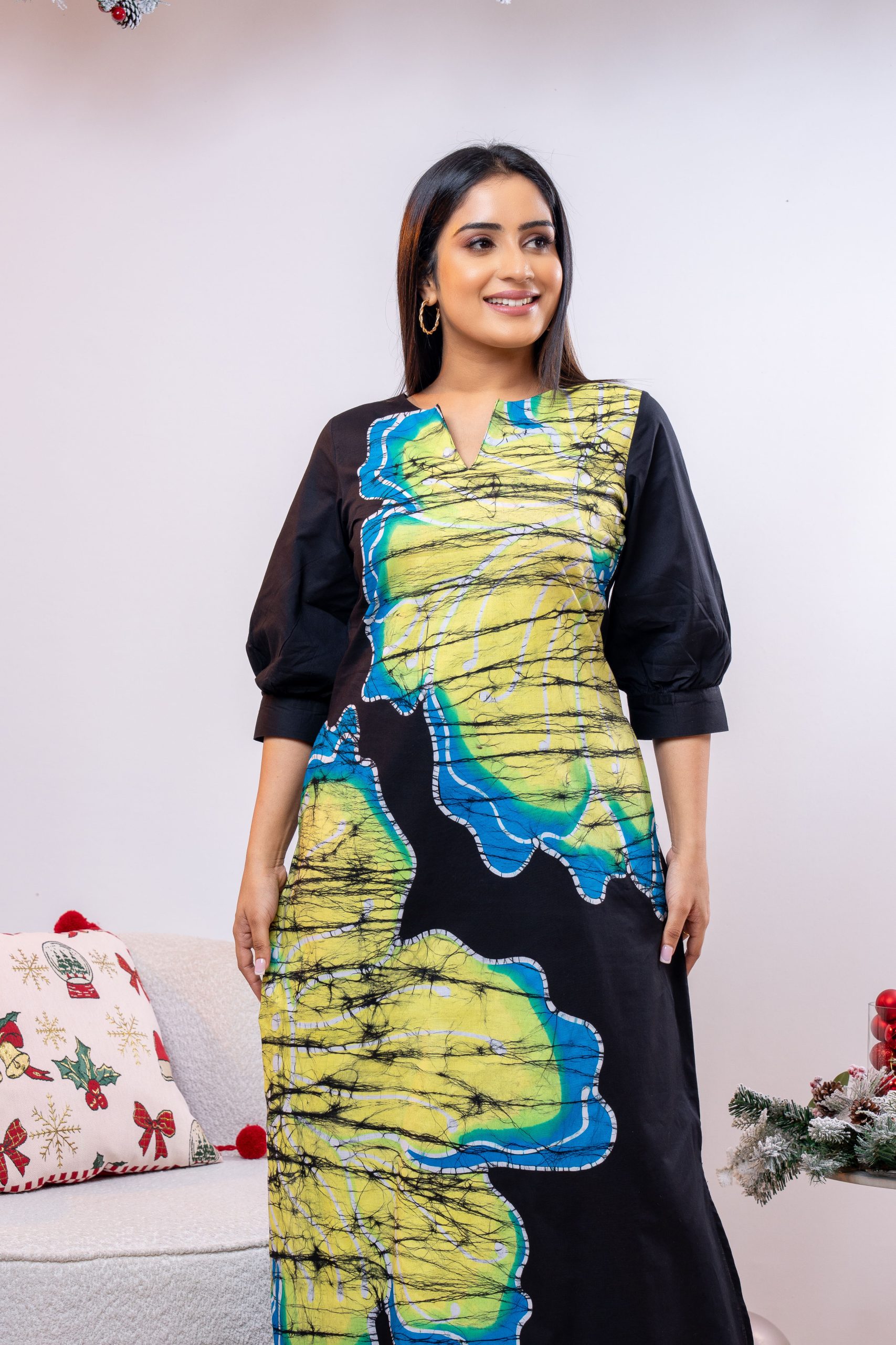 Abstract Floral Patterned Batik Maxi Dress - Image 4