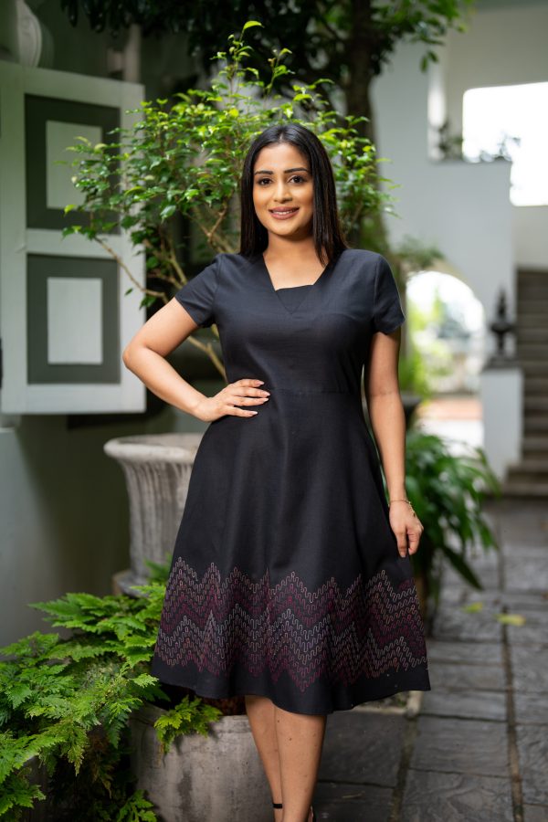 Embroidered Gusset Neck Detailed Short Dress - Image 2