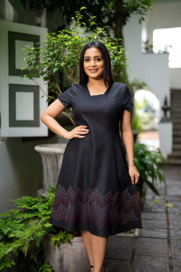 Embroidered Gusset Neck Detailed Short Dress - Image 2