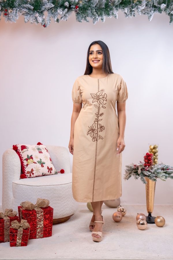 Floral embroidered puff sleeved midi dress - Image 2