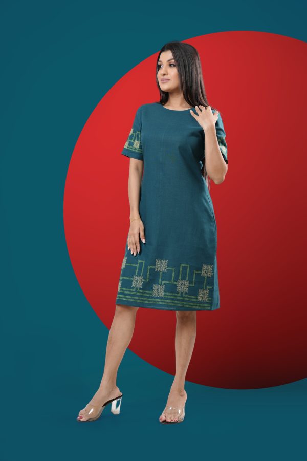 Hem Embroidered Short Sleeved Dress - Image 3