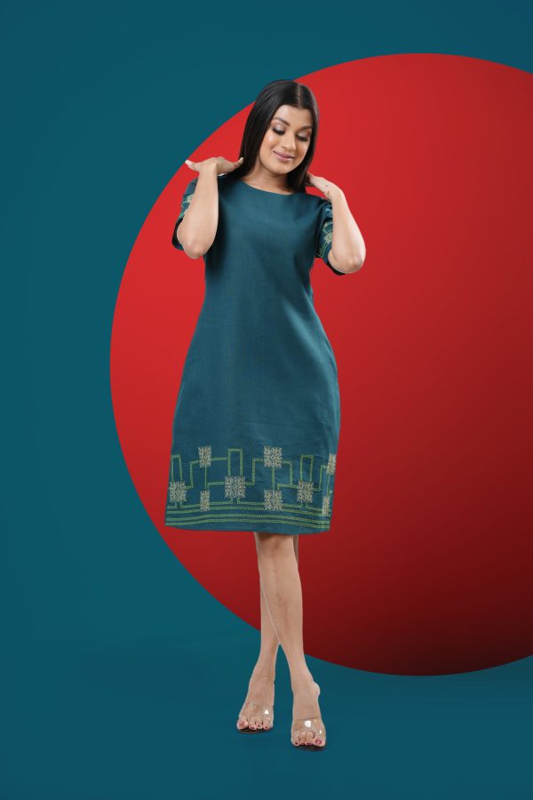 Hem Embroidered Short Sleeved Dress - Image 2