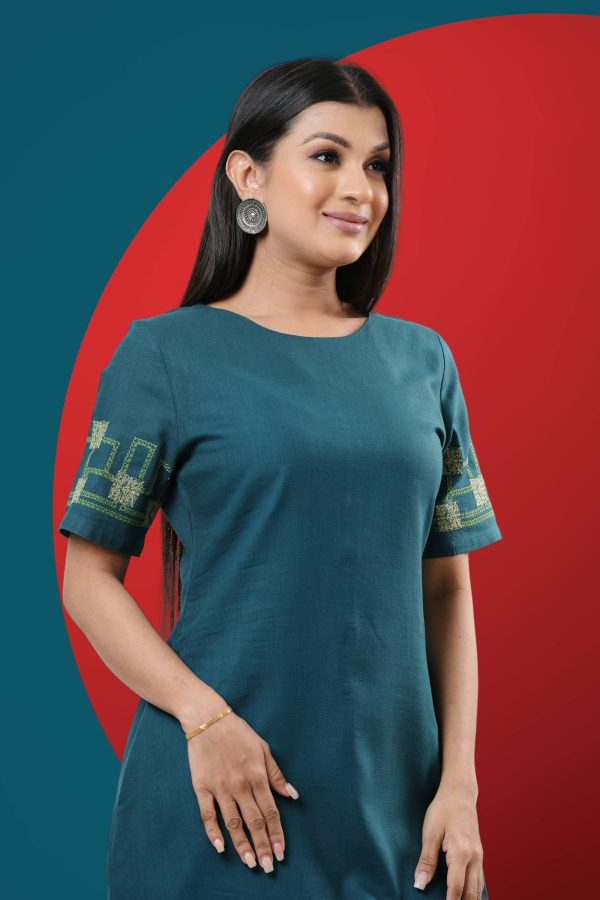 Hem Embroidered Short Sleeved Dress - Image 5