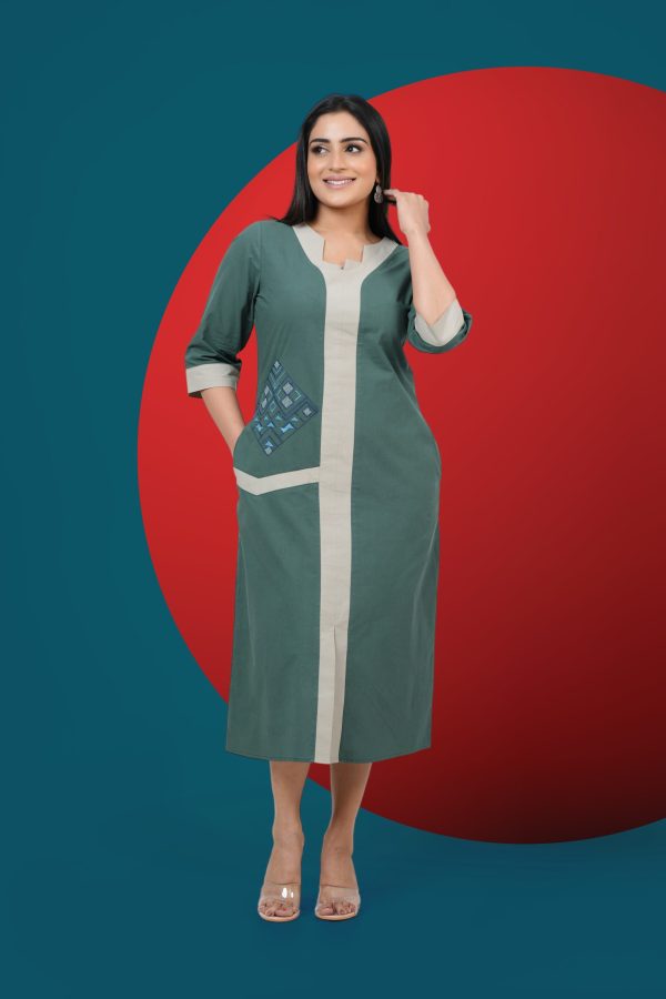 Contrast Detailed Midi Dress - Image 2