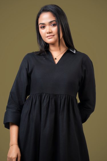 Collar Contrast Embroidered Short Dress