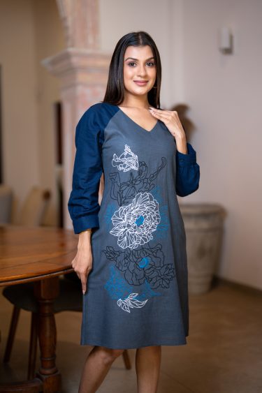 Color Block Raglan Sleeve Embroidered Short Dress