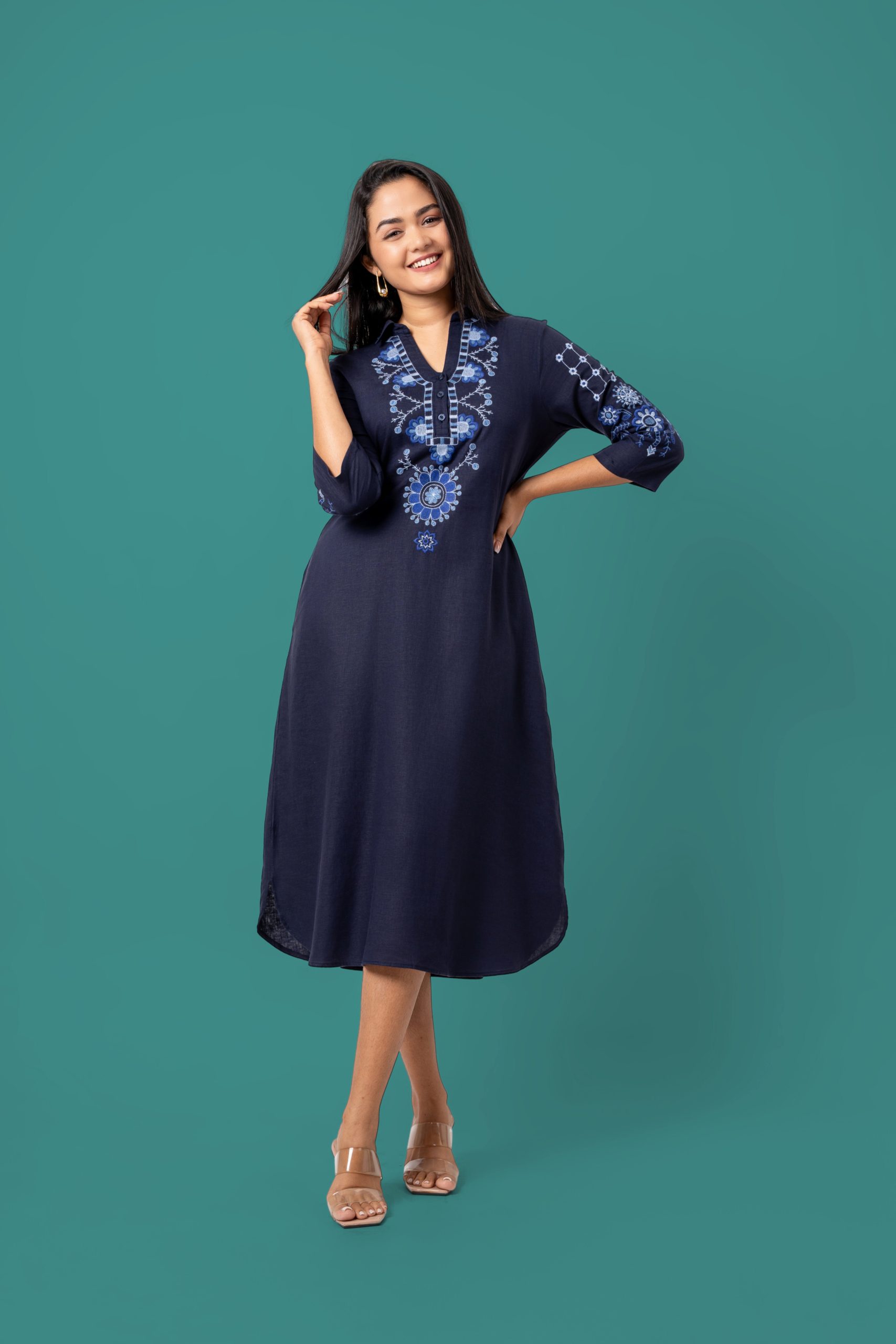 Embroidery Detail Collared Midi Dress - Image 4