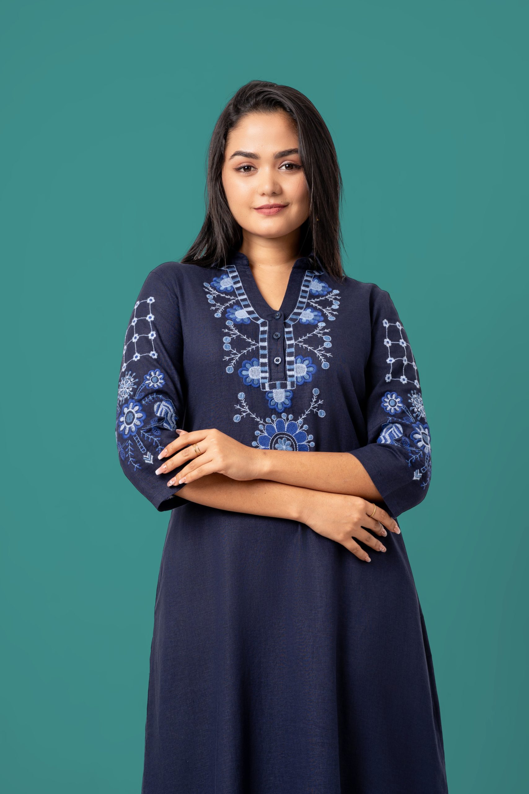 Embroidery Detail Collared Midi Dress