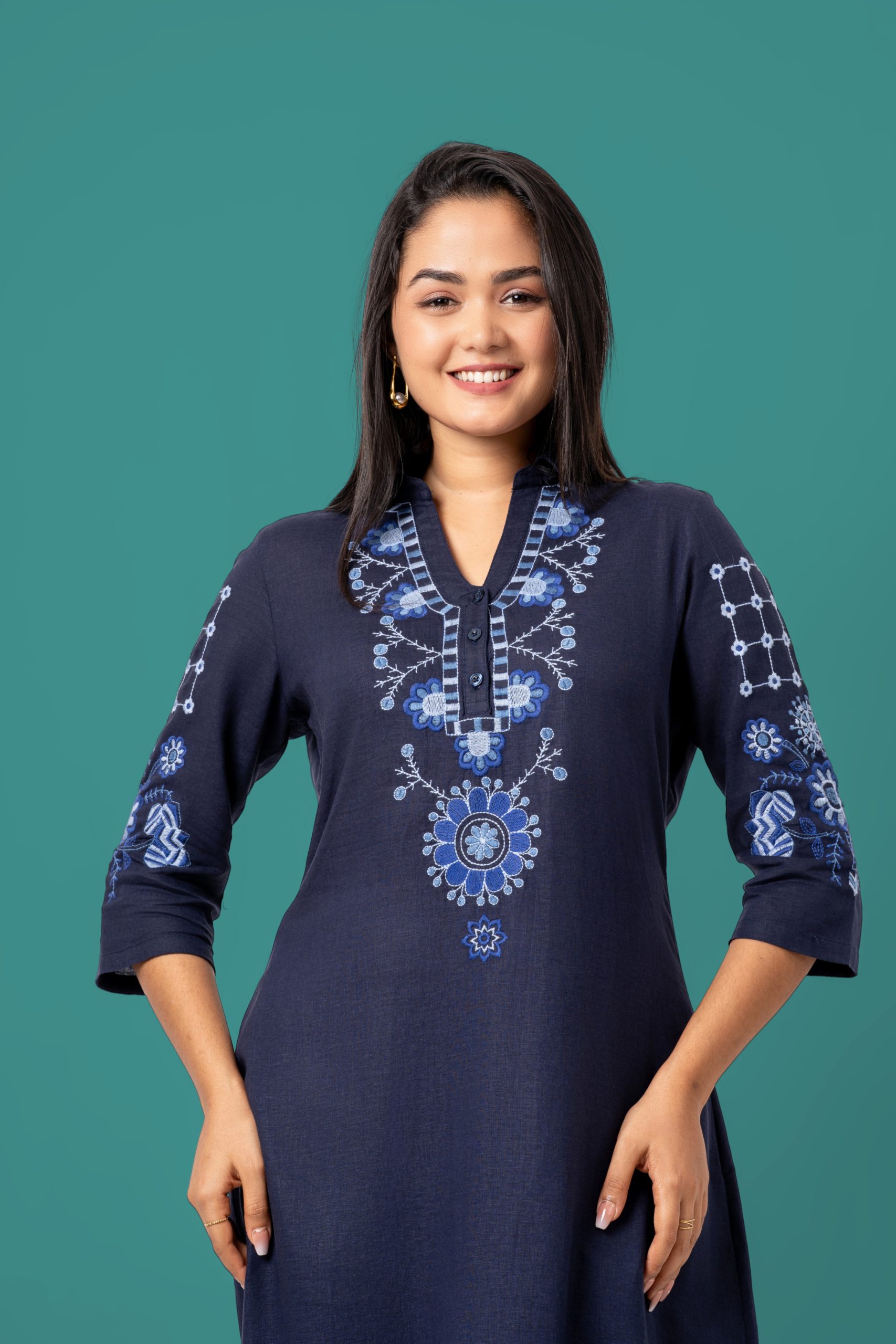 Embroidery Detail Collared Midi Dress - Image 3