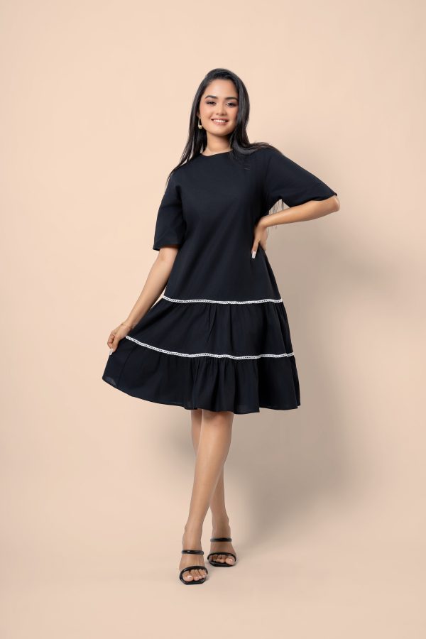 Loose Fitted Lace Detail Tier Short Dress - Image 6