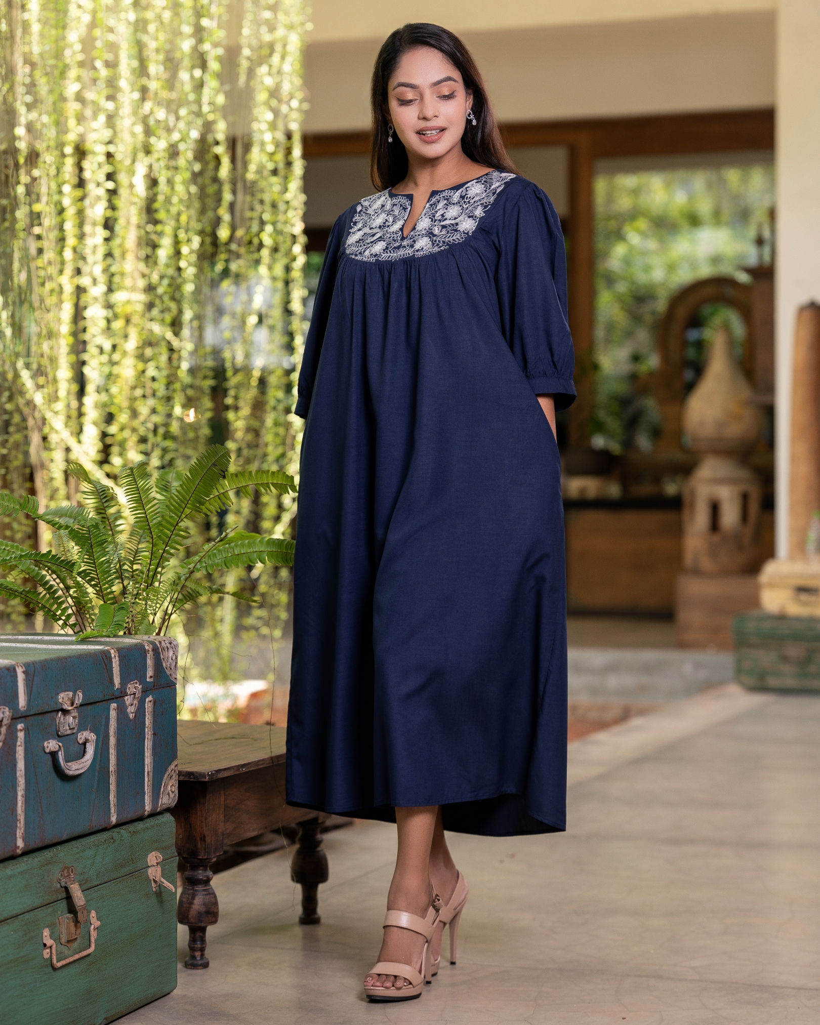 Yoke Embroidery Detail Midi Dress - Image 4