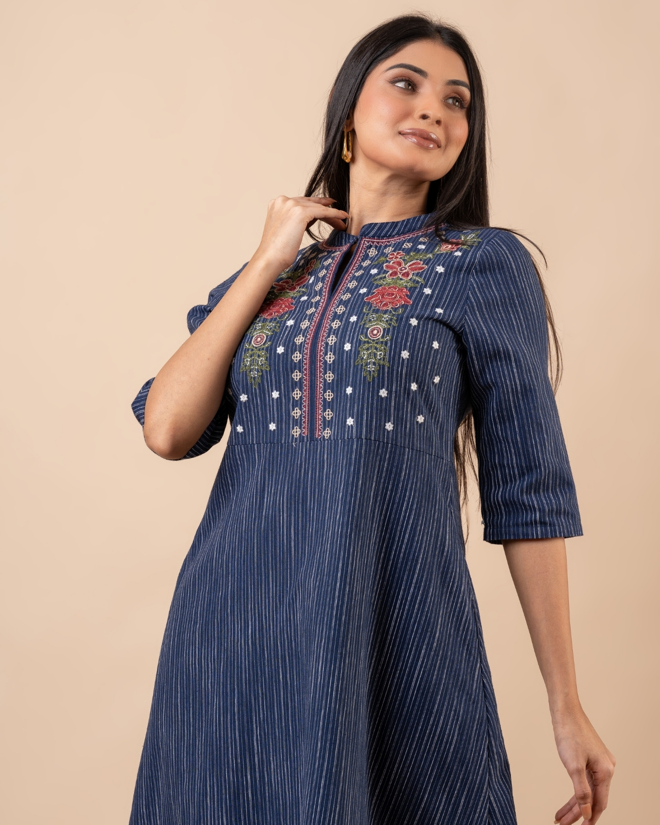 Floral Embroidery Detail Maxi Dress - Image 4