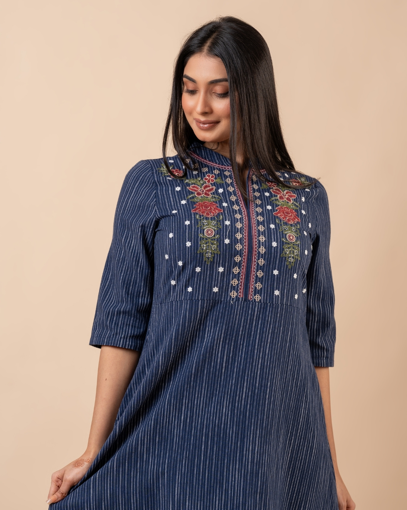 Floral Embroidery Detail Maxi Dress - Image 5