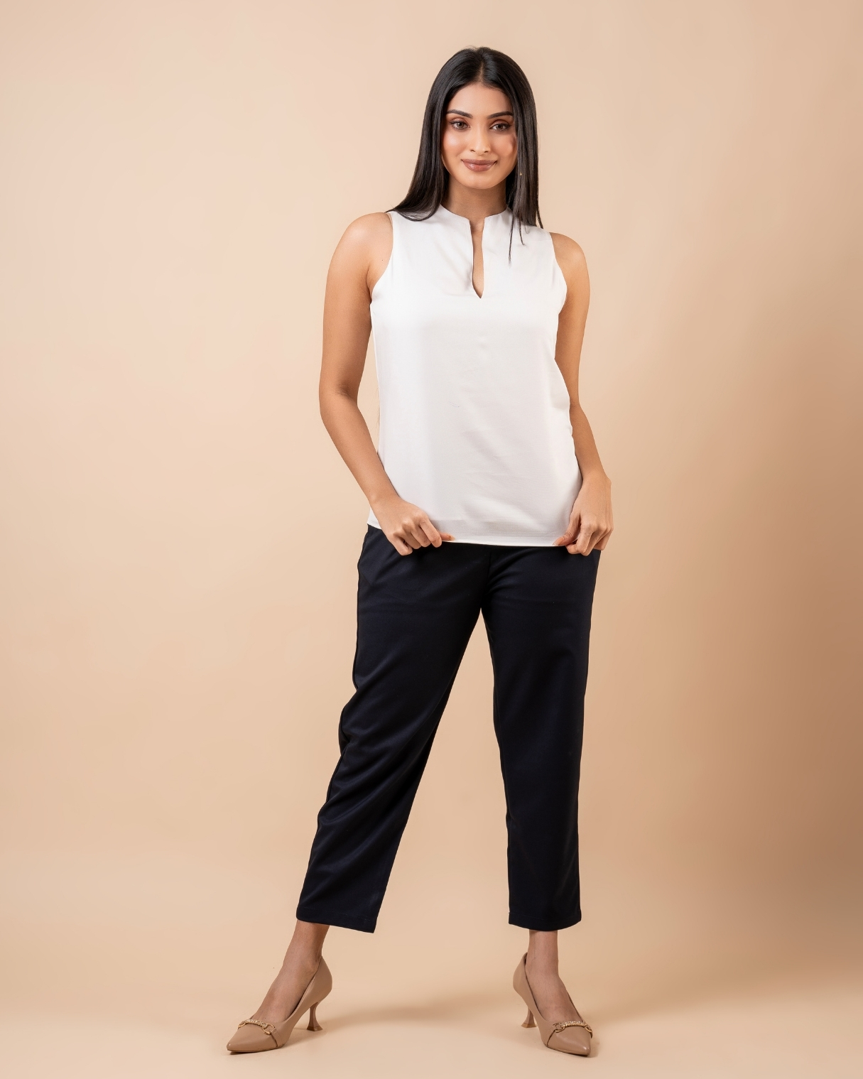 Sleeveless Notch Neck Detail Top - Image 4