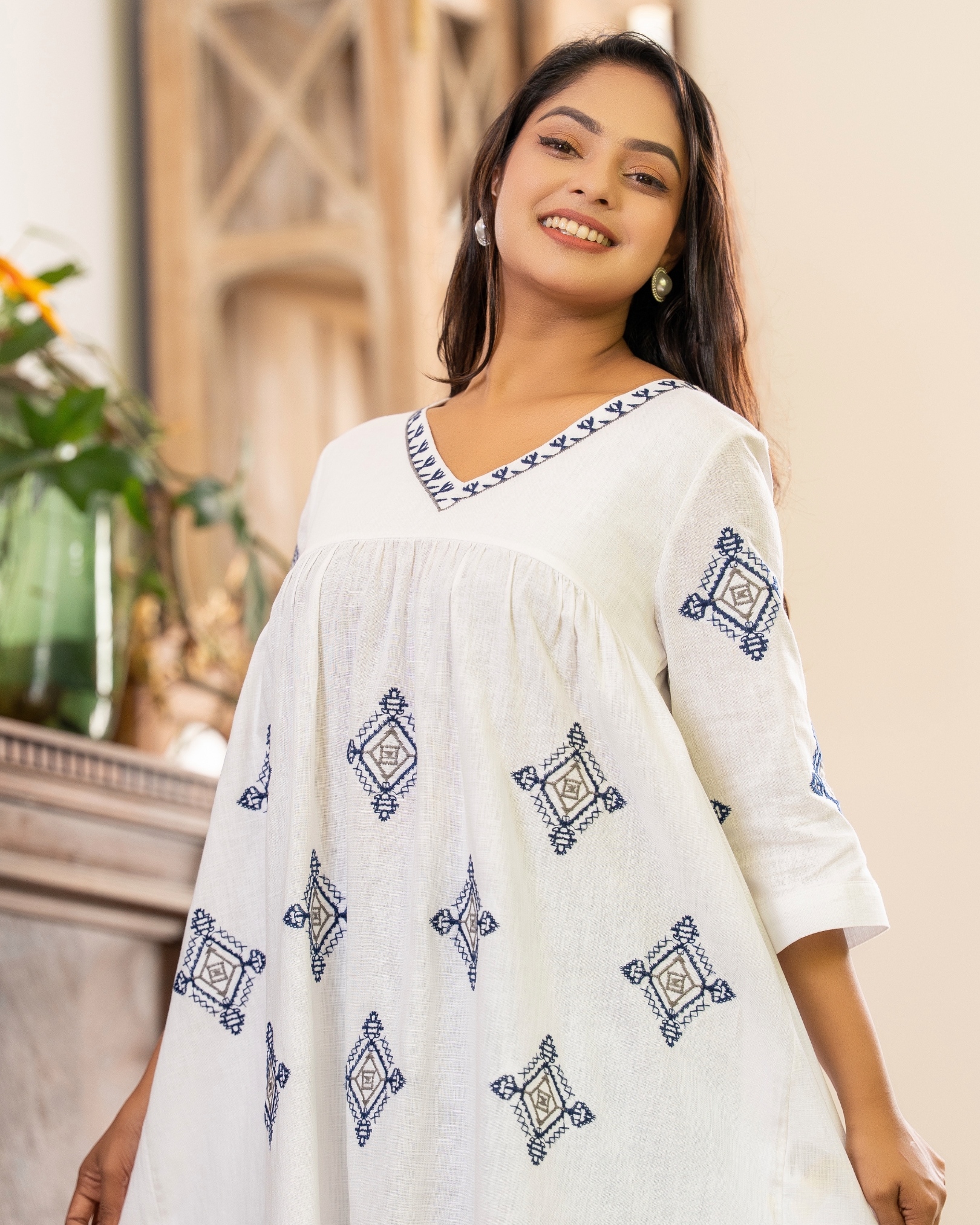 Embroidery Detail V-Neck Midi Dress - Image 3