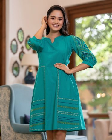 Embroidery Detail Notch Neck Short Dress