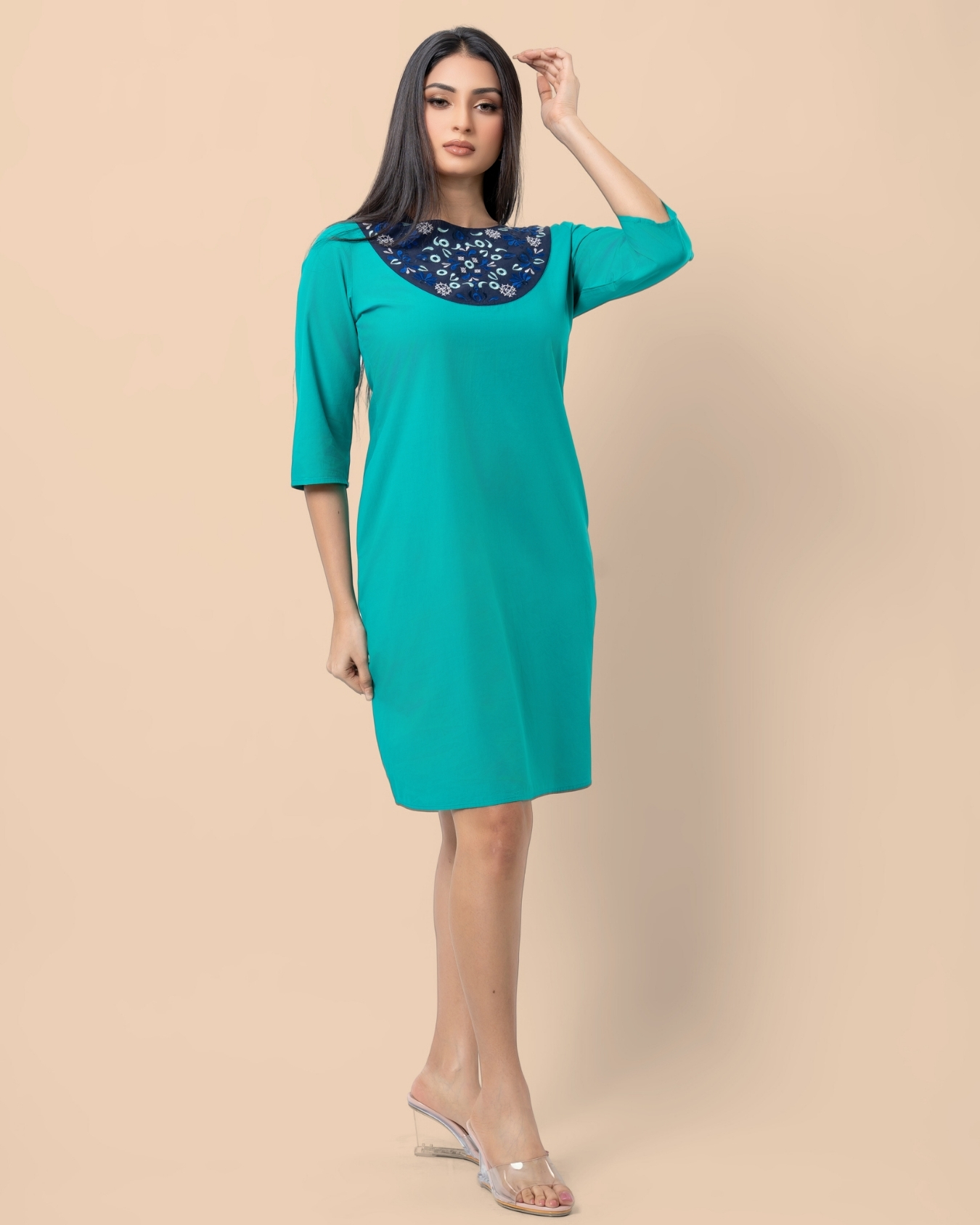 Embroidered Contrast Detail Short Dress - Image 5