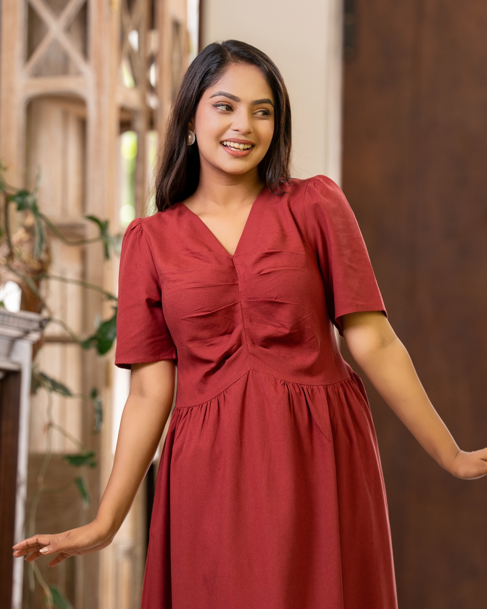 Front Mini Pleat Detail High-Low Waisted Midi Dress - Image 5