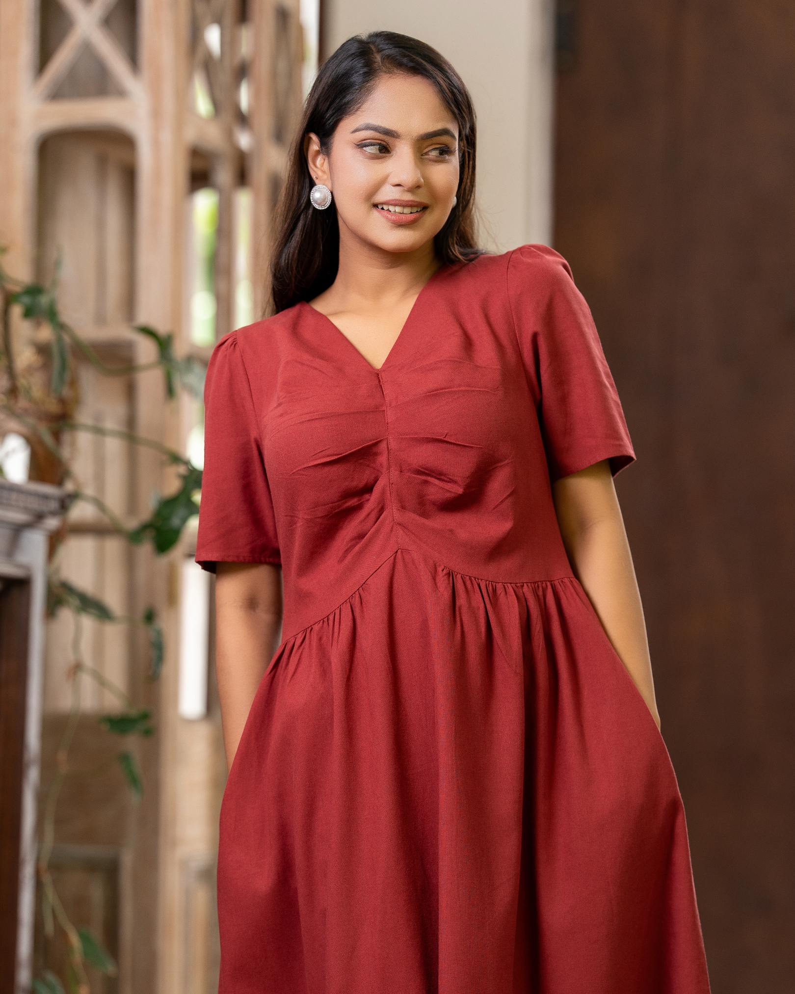 Front Mini Pleat Detail High-Low Waisted Midi Dress - Image 4