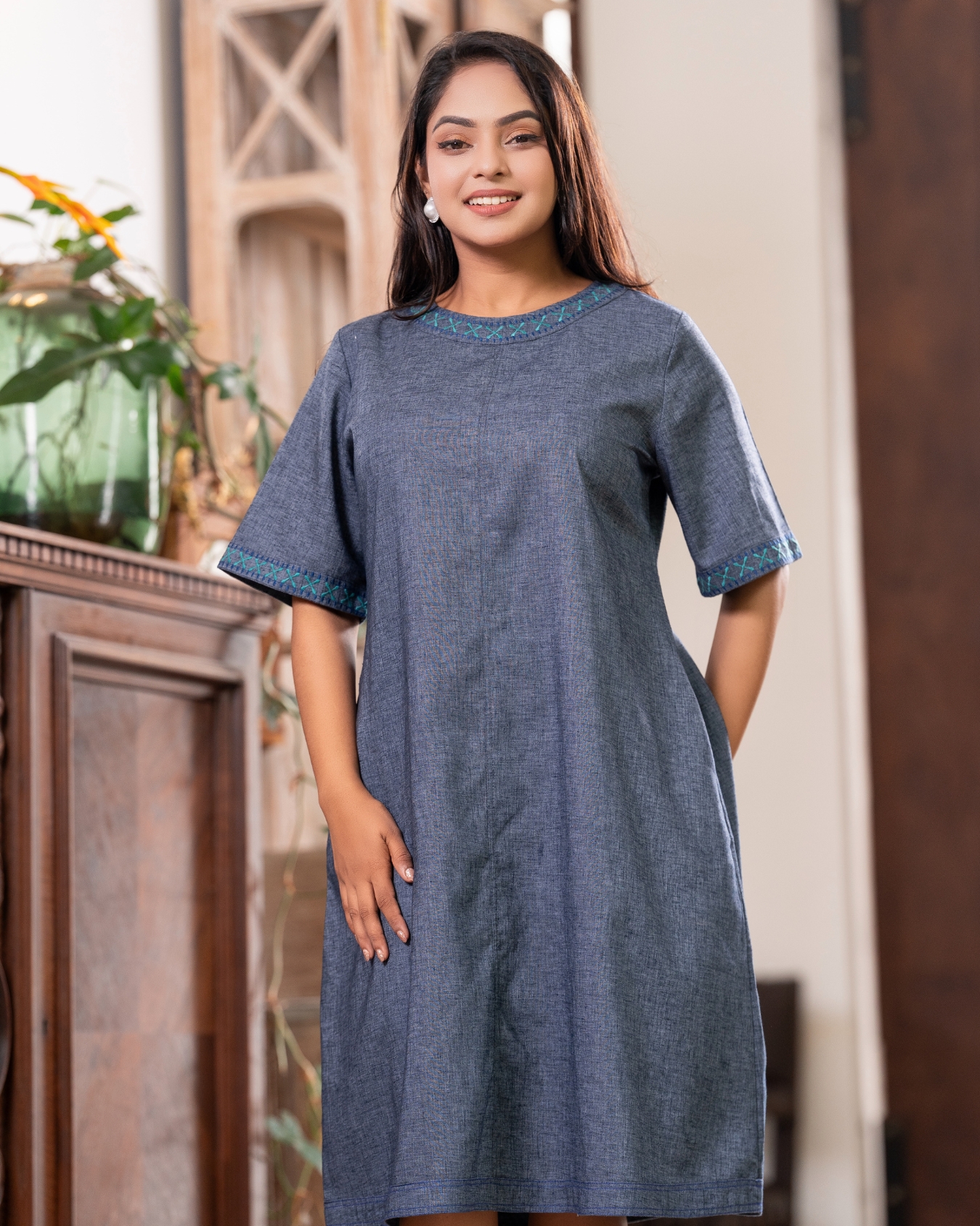 Embroidery Detail Relaxed Fit Short Dress - Image 2