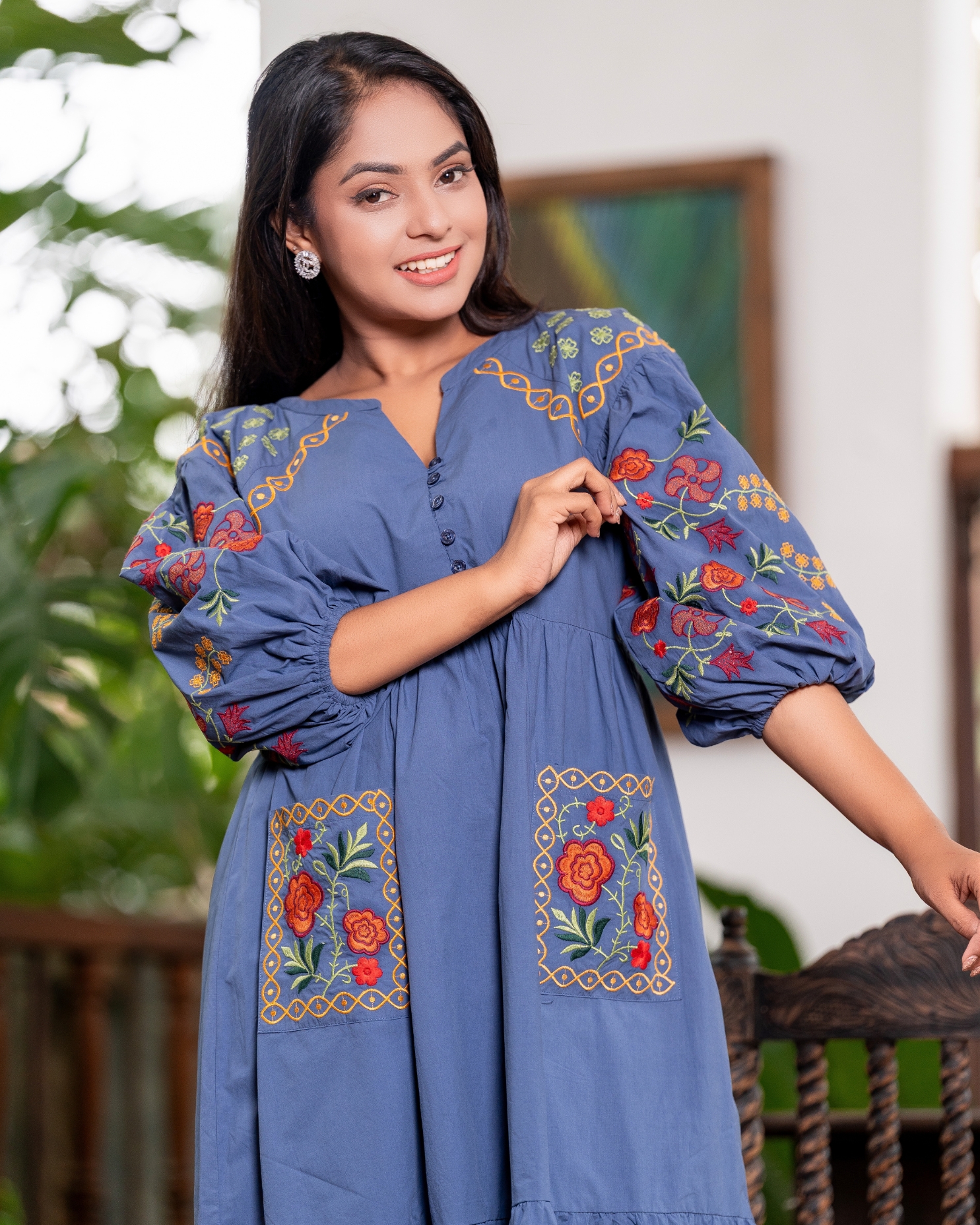 Floral Embroidered Puff Sleeve Midi Dress - Image 2