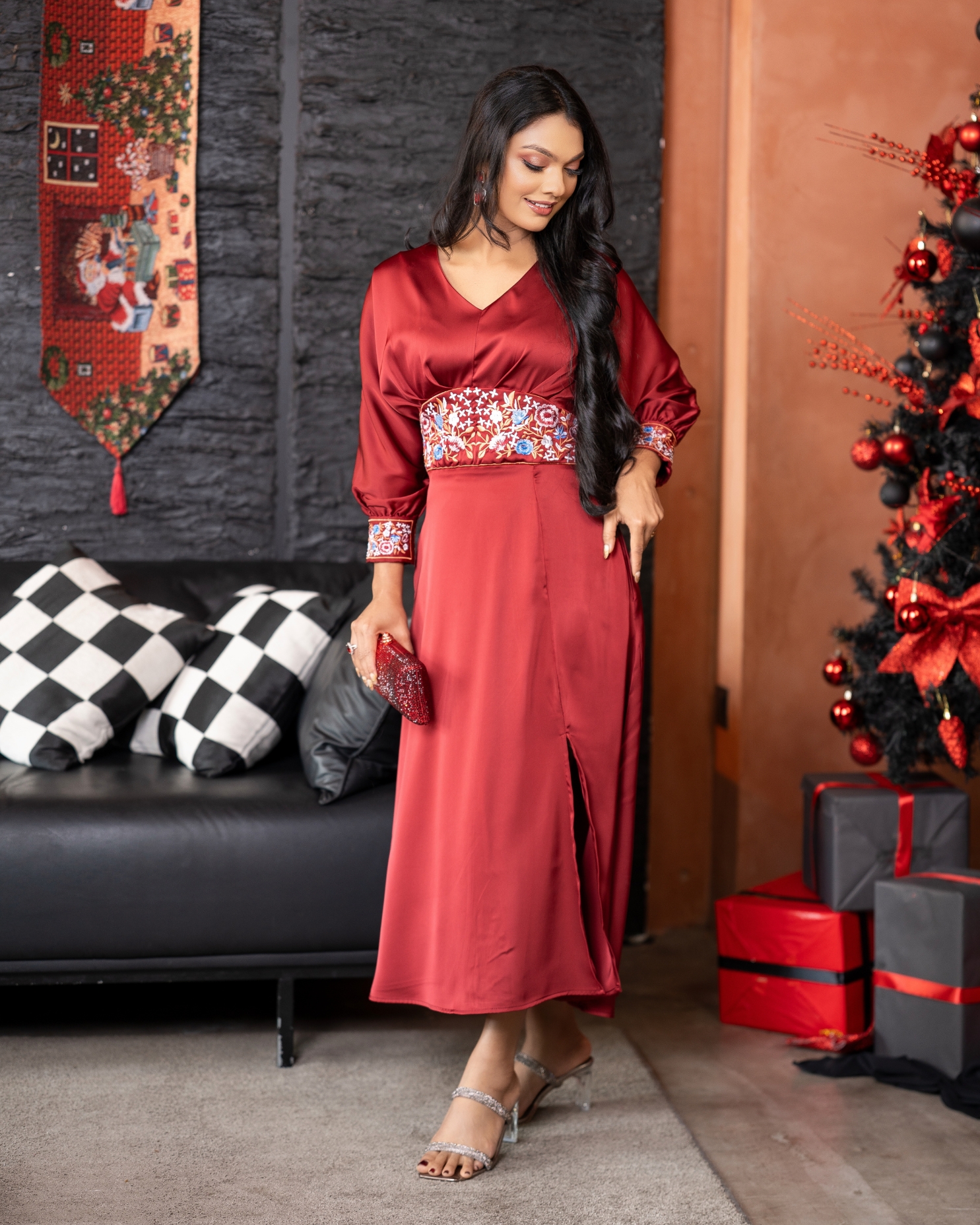 Dolman Sleeve Embroidery Detail Midi Dress - Image 3