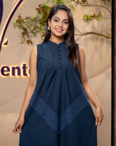 Sleeveless Lace Detail Maxi Dress