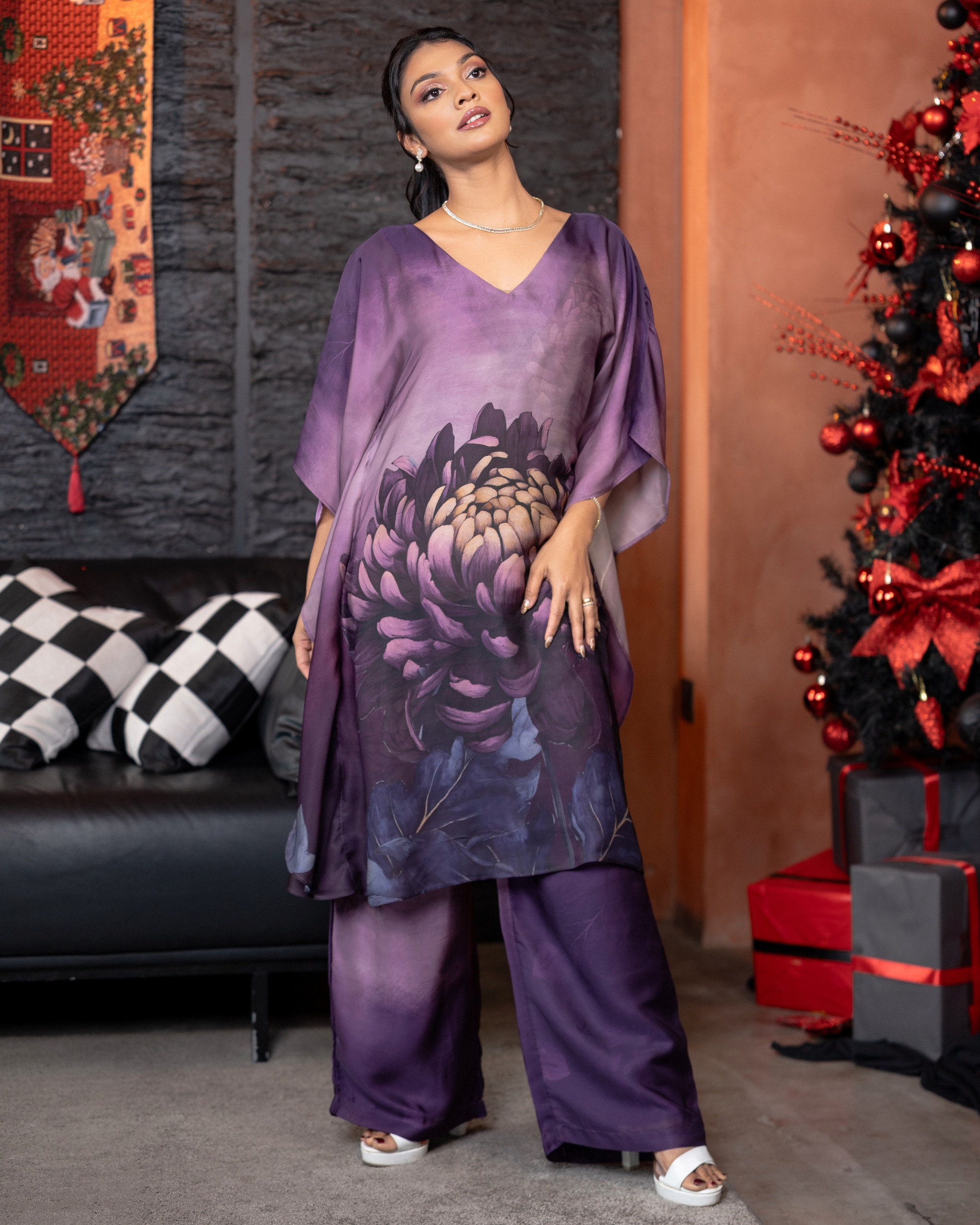 Chrysanthemum Patterned Kaftan Kurta Top and Pants Set - Image 2