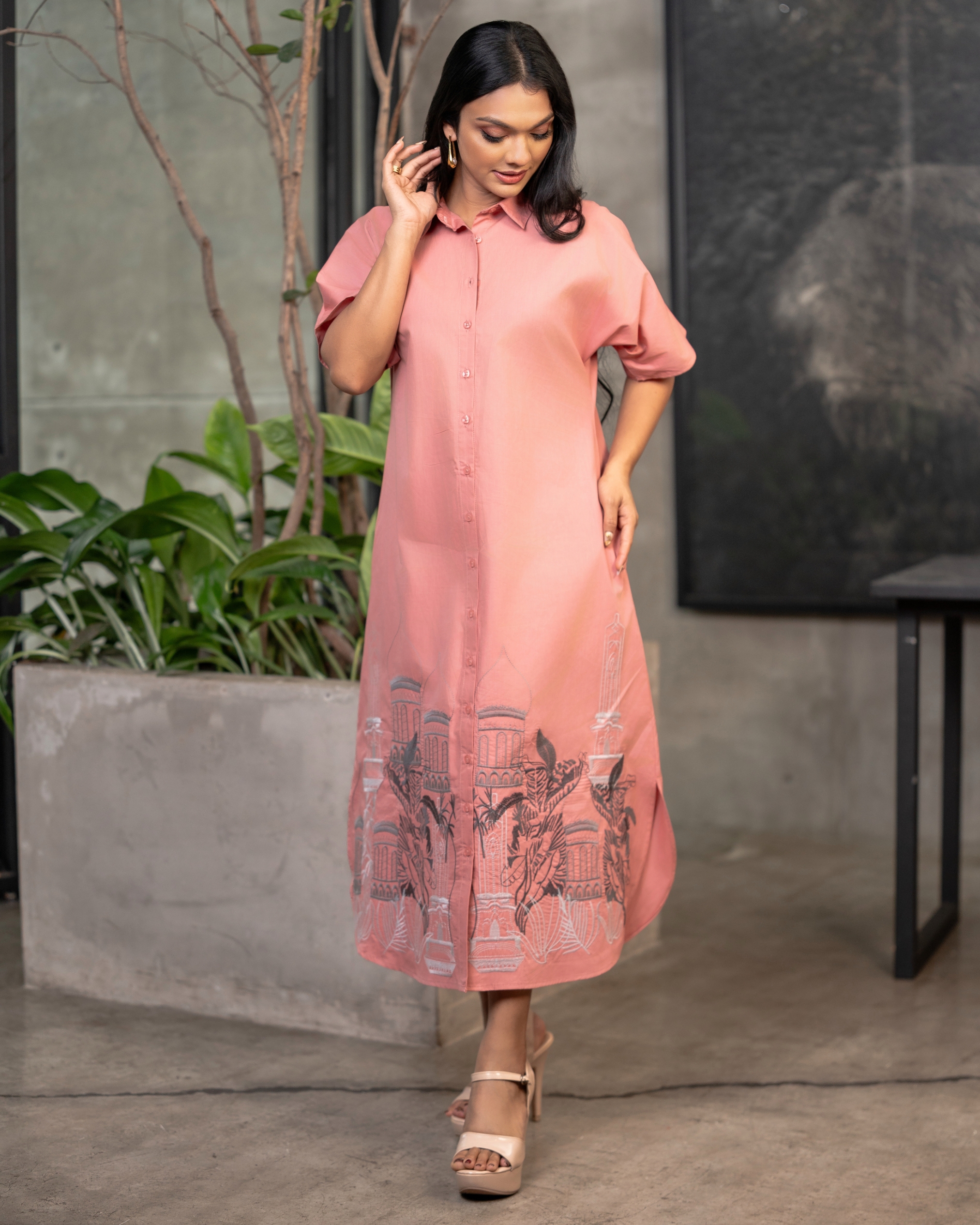 Embroidery Detail Loose Fitted Midi Dress - Image 5