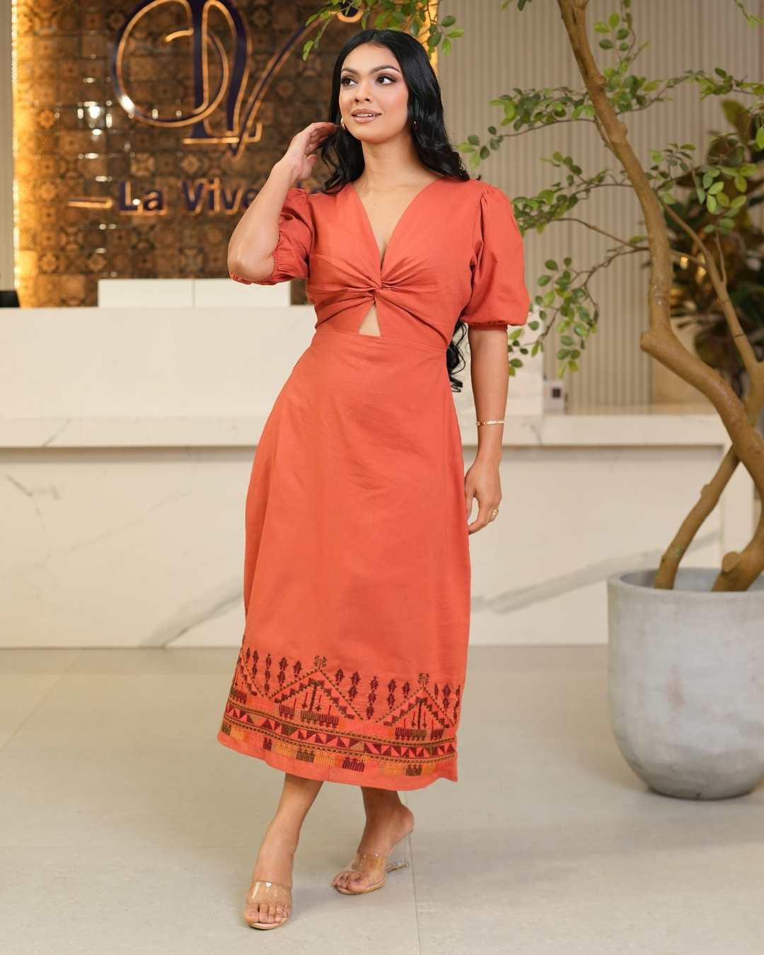 Front Twisted Cutout Detail Embroidery Midi Dress - Image 4