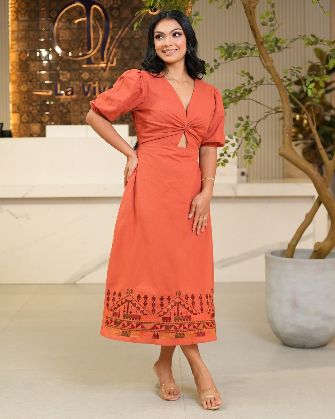 Front Twisted Cutout Detail Embroidery Midi Dress - Image 5