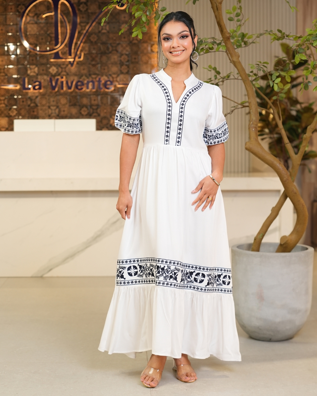 Embroidery Detail Puff Sleeve Maxi Dress - Image 3