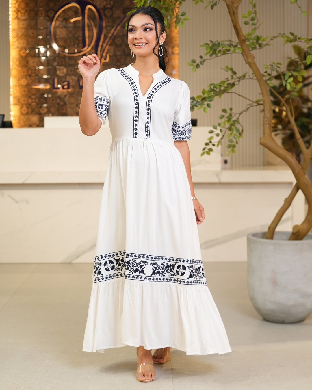 Embroidery Detail Puff Sleeve Maxi Dress - Image 4